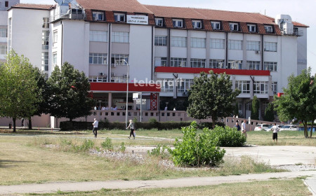 ​18-vjeçari i lënduar rëndë nga vinçi mbetet në Mjekimin Intensiv, gjendja e tij është stabile