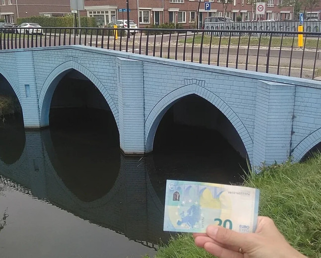 Mund të vizitoni çdo urë që gjendet në pjesën e pasme të kartëmonedhave euro - dhe të gjitha janë në një qytet