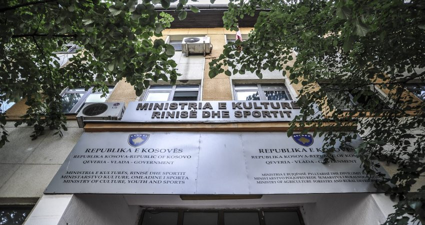 D+ kërkon anulimin e tenderit 743 mijë euro të Ministrisë së Kulturës për angazhimin e 26 ‘konsulentëve’