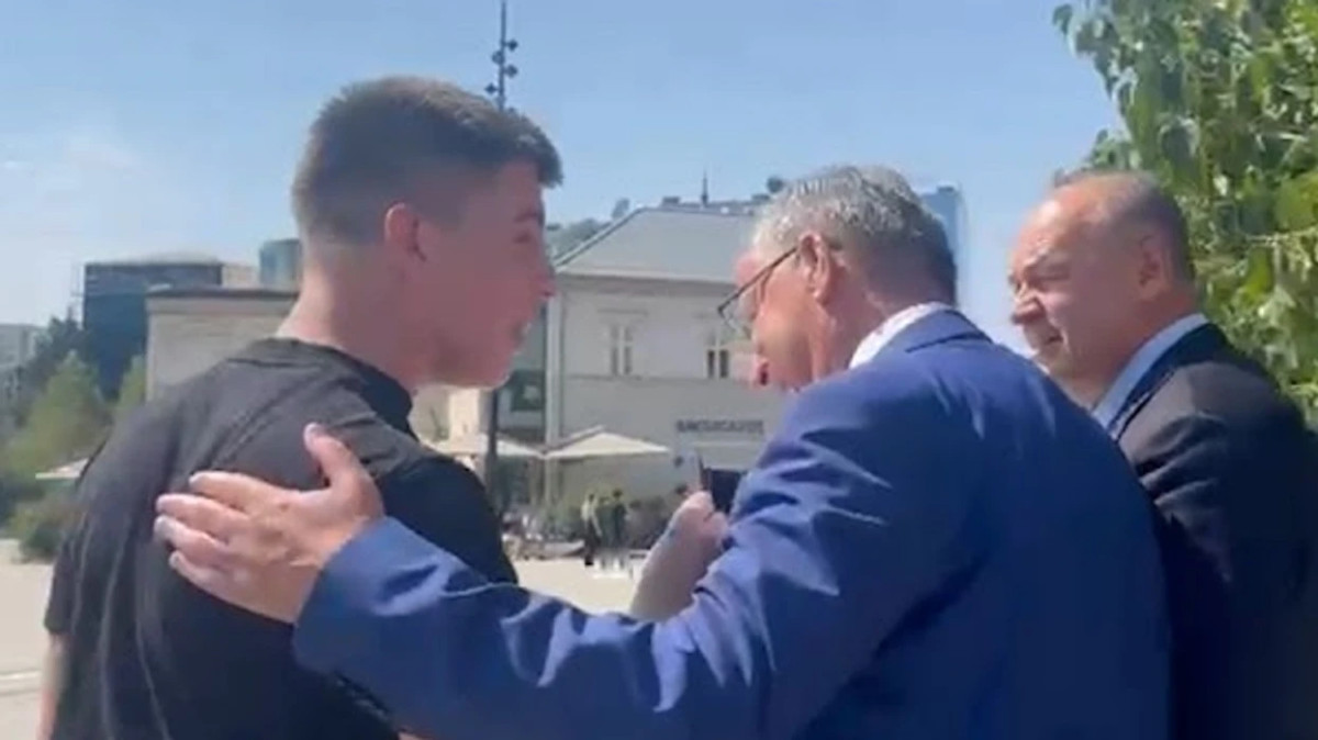 “Marre duhet me ju ardhë, turp për votat që i keni”, njëri nga protestuesit i drejtohet Bedri Hamzës