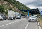 Kolona në kufi, mbi dy orë pritje për të hyrë në Kosovë te Dheu i Bardhë