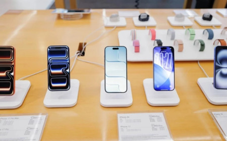 Rënie globale e shitjeve të smartfonëve në 2026, gjigantët premium rezistojnë