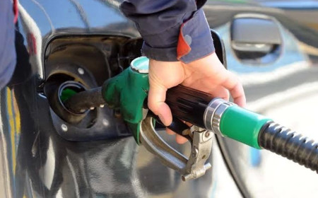 Rritet çmimi i naftës, benzina pëson ulje të lehtë