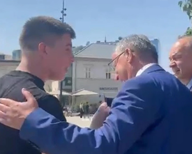 “Marre duhet me ju ardhë, turp për votat që i keni”, njëri nga protestuesit i drejtohet Bedri Hamzës
